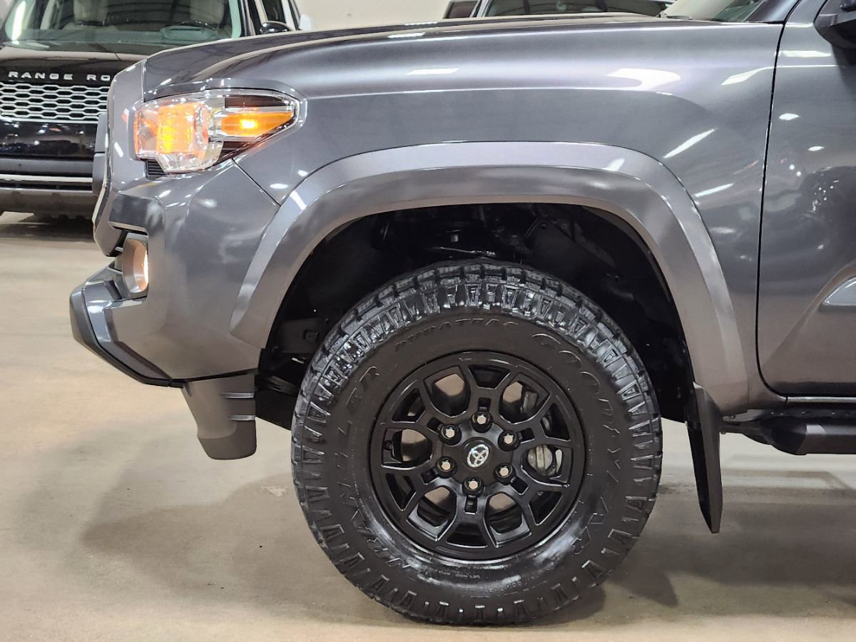 Used 2022 Toyota Tacoma SR5 RWD image 5