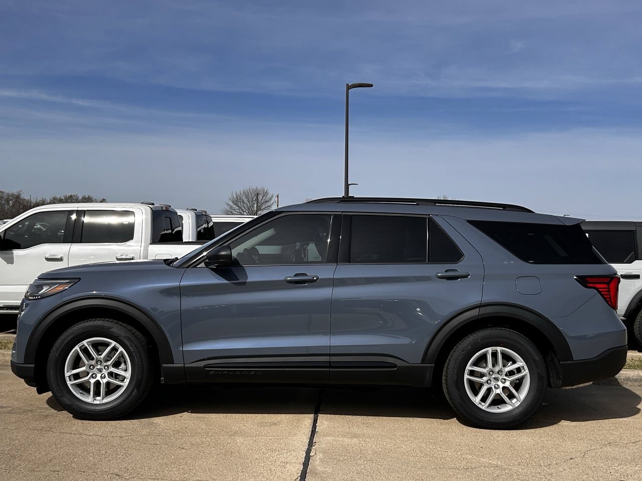 New 2026 Ford Explorer Active w/ Active Comfort Package RWD image 3
