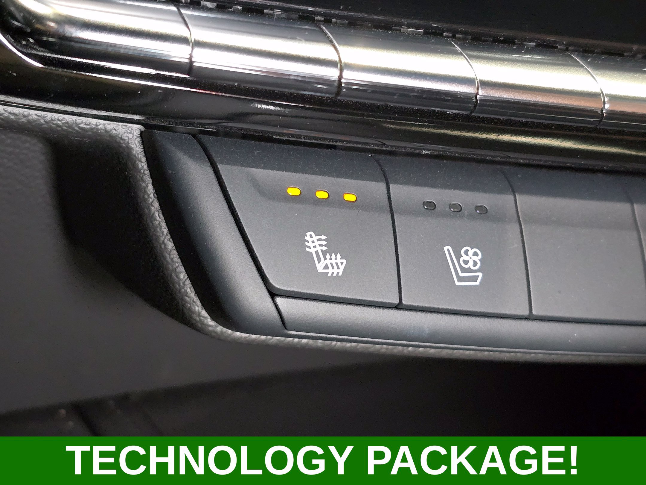 Used 2025 Cadillac XT4 Premium Luxury w/ Technology Package AWD/4WD image 21