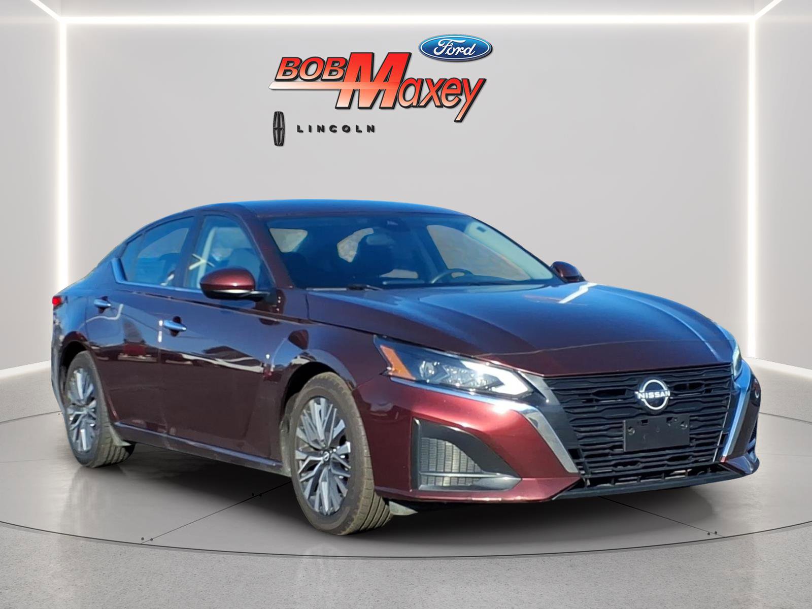 Used 2023 Nissan Altima 2.5 SV image 3