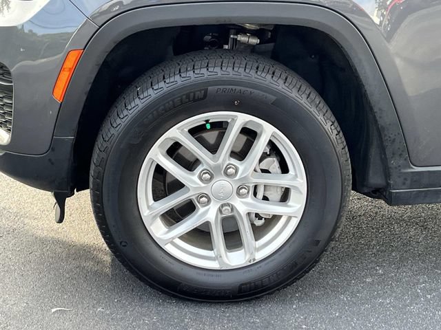 Used 2025 Jeep Grand Cherokee Laredo X AWD/4WD image 11