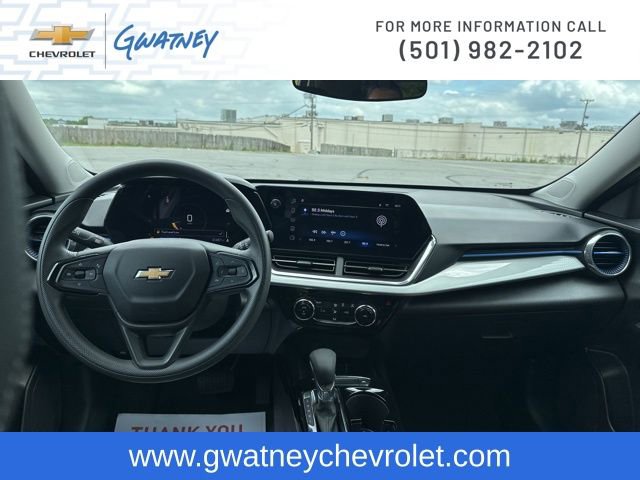 Used 2025 Chevrolet Trax LT FWD image 22