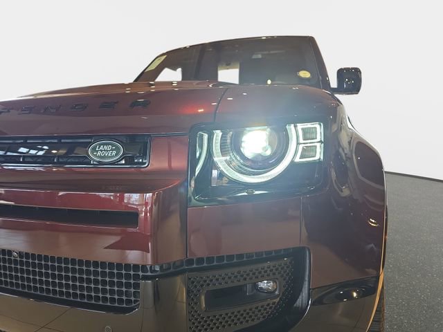 New 2025 Land Rover Defender 130 X-Dynamic SE image 18