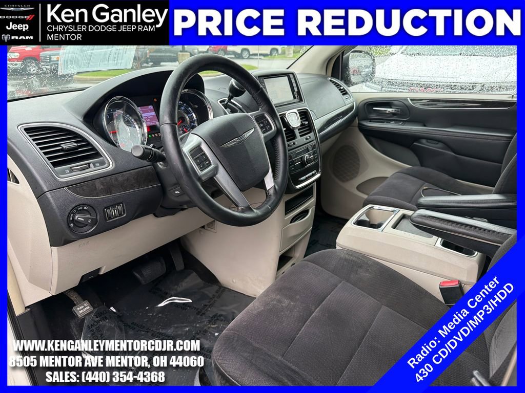 Used 2011 Chrysler Town & Country Touring FWD image 17