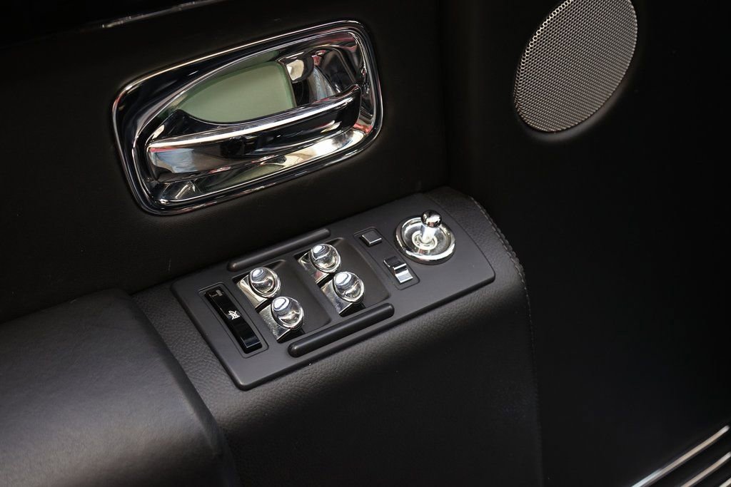 Used 2013 Rolls-Royce Phantom Sedan image 25