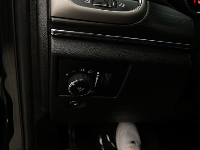 Used 2021 Jeep Grand Cherokee Limited AWD/4WD image 24