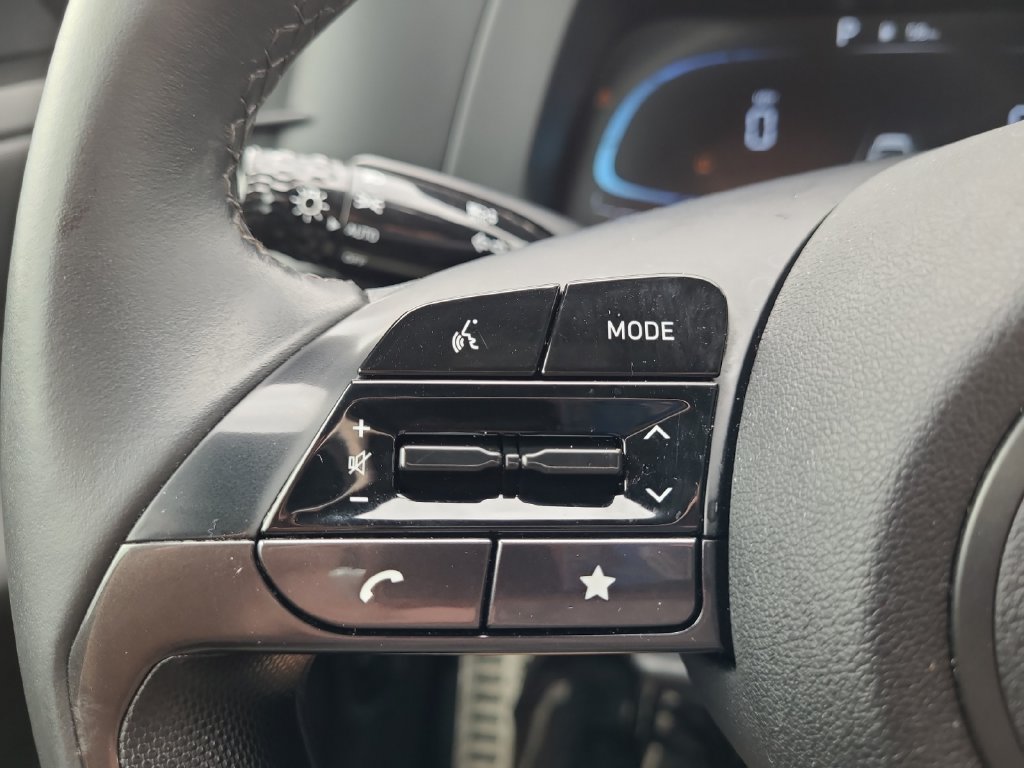 Used 2025 Hyundai Elantra Sport FWD image 24