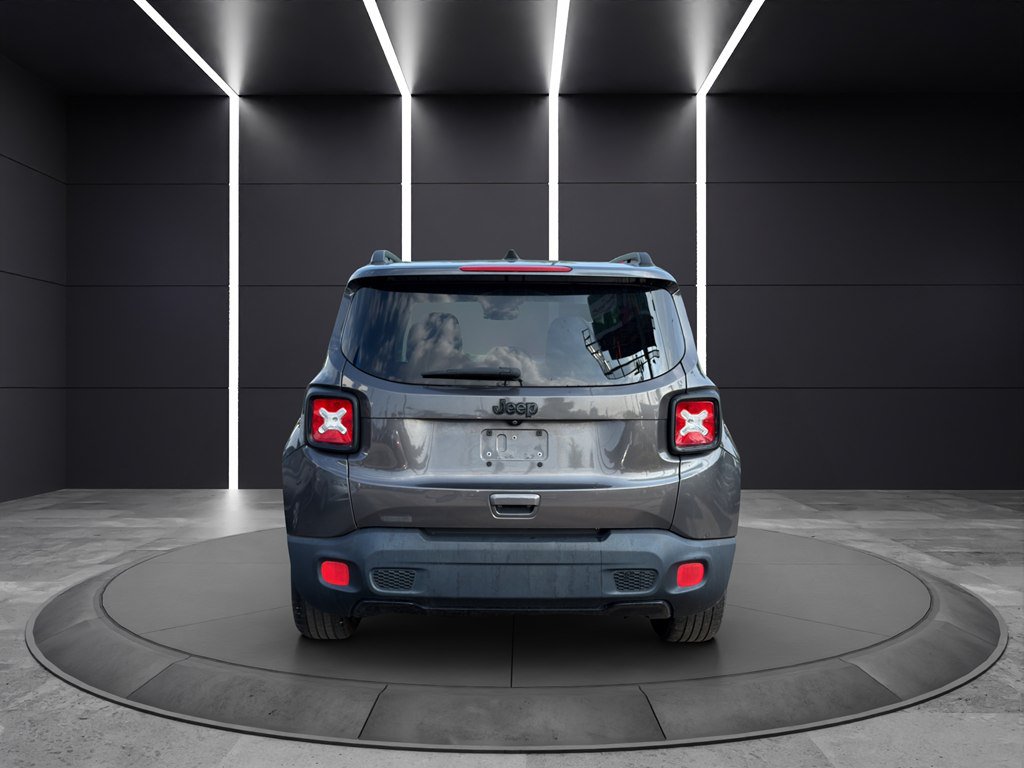 Used 2018 Jeep Renegade Altitude w/ Cold Weather Group FWD image 5