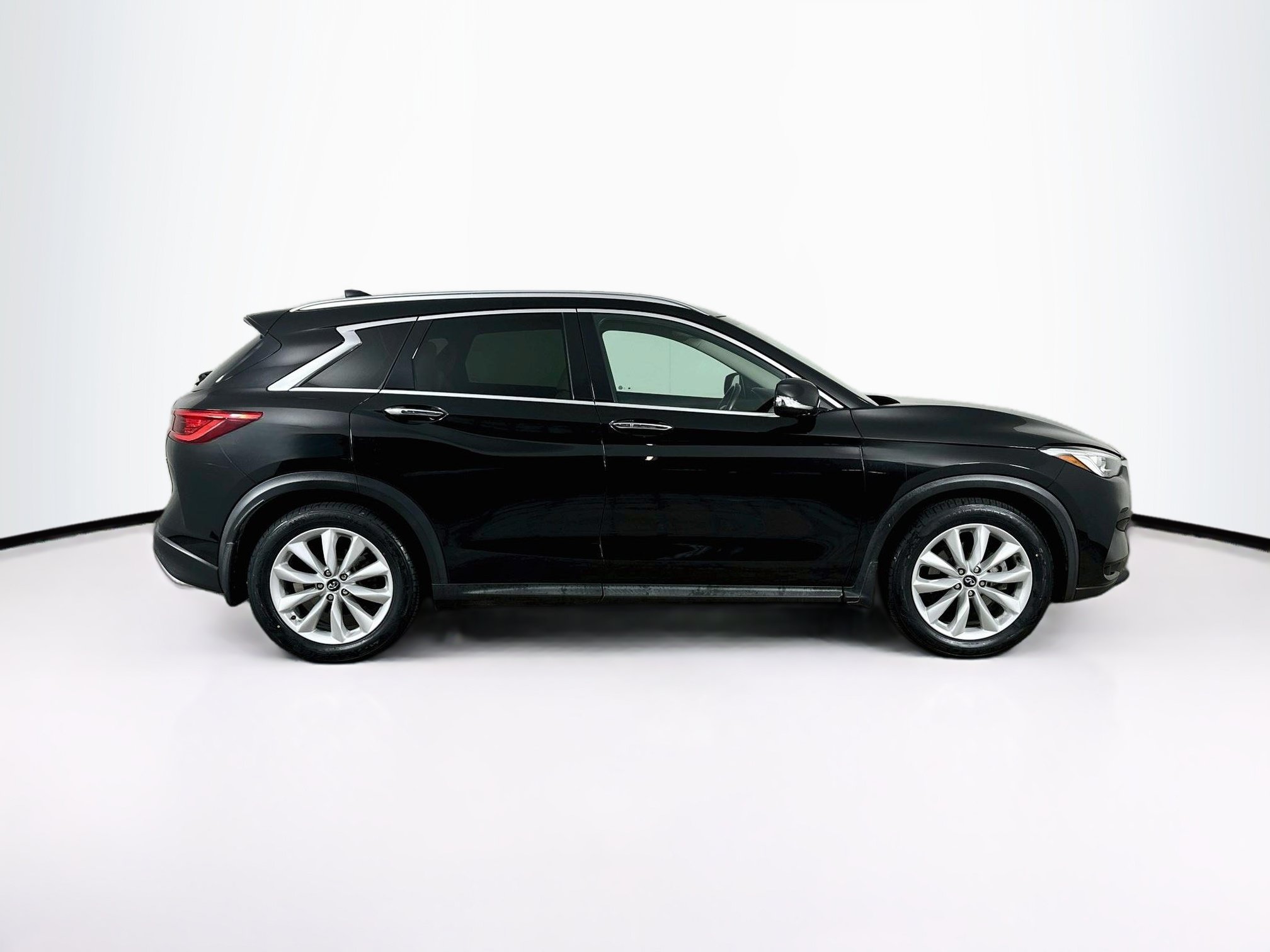 Used 2019 INFINITI QX50 Essential w/ Premium Heat Package AWD/4WD image 10