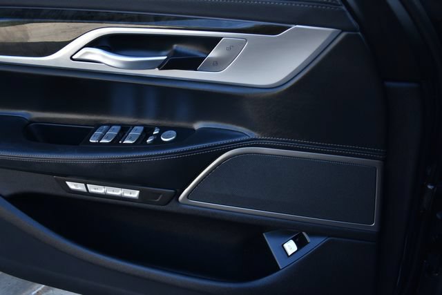 Used 2018 BMW 750i RWD image 21