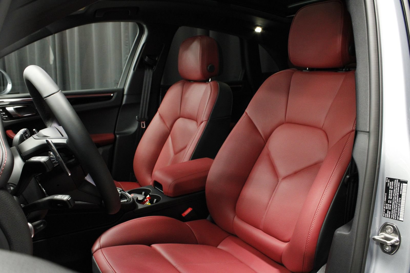 New 2026 Porsche Macan AWD/4WD image 5