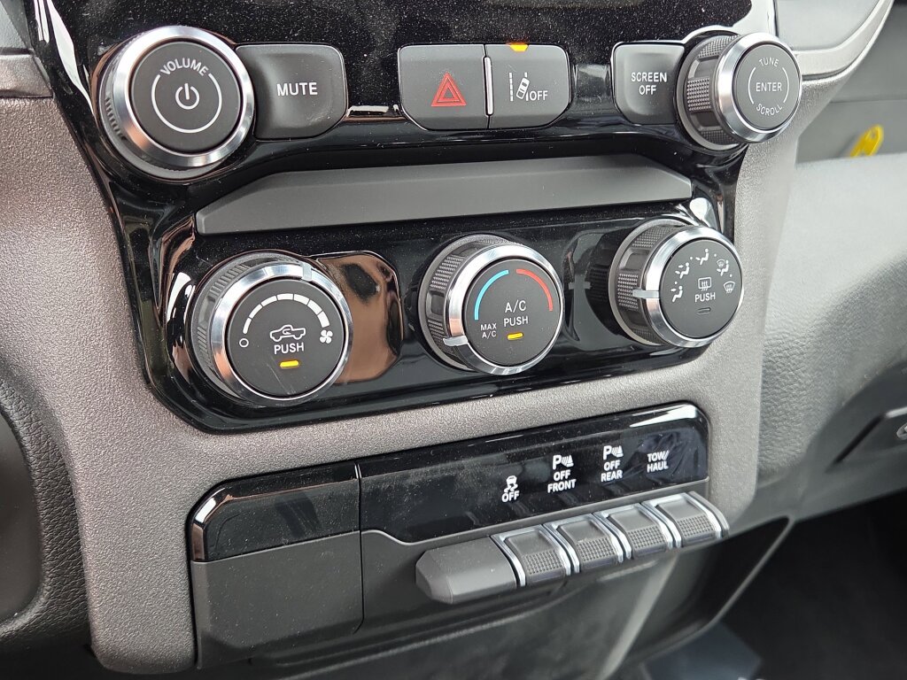 New 2026 RAM 1500 Tradesman AWD/4WD image 15