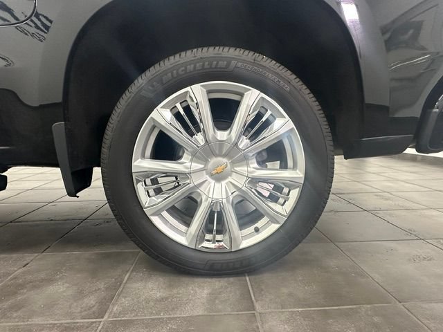 Used 2024 Chevrolet Silverado 1500 High Country w/ Technology Package AWD/4WD image 30