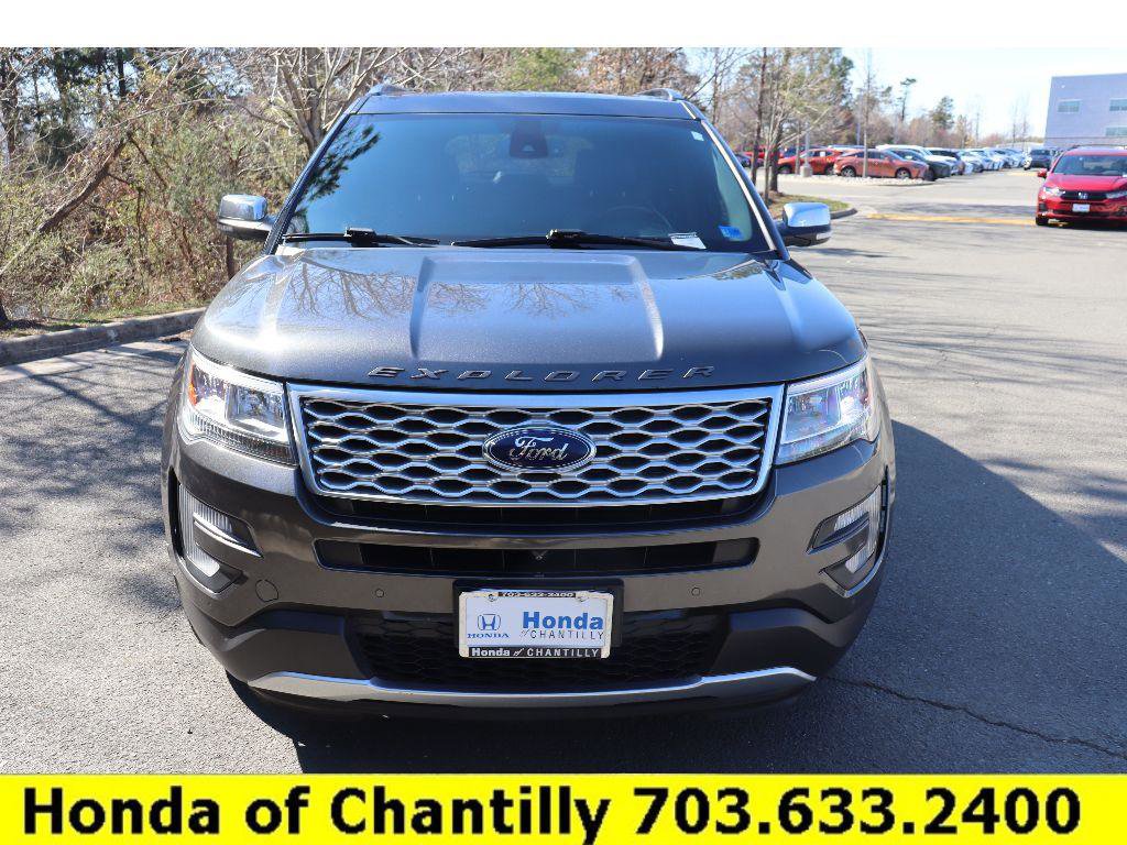 Used 2017 Ford Explorer Platinum image 2