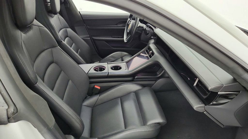 Used 2020 Porsche Taycan image 25
