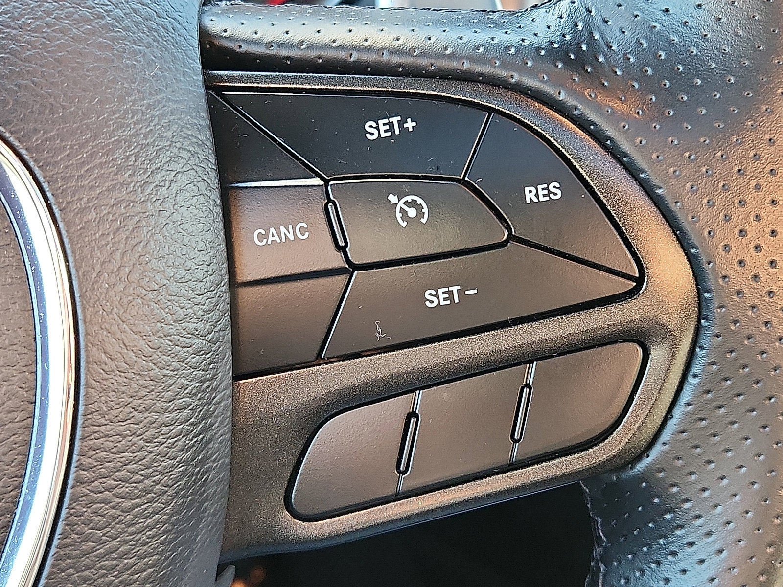 Used 2023 Dodge Charger R/T w/ Navigation & Travel Group image 24