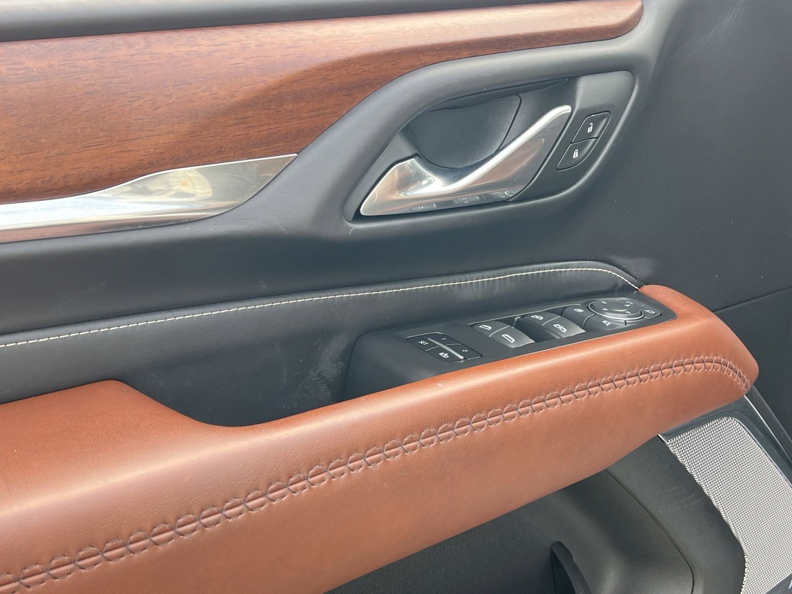 Used 2024 GMC Yukon Denali Ultimate image 15