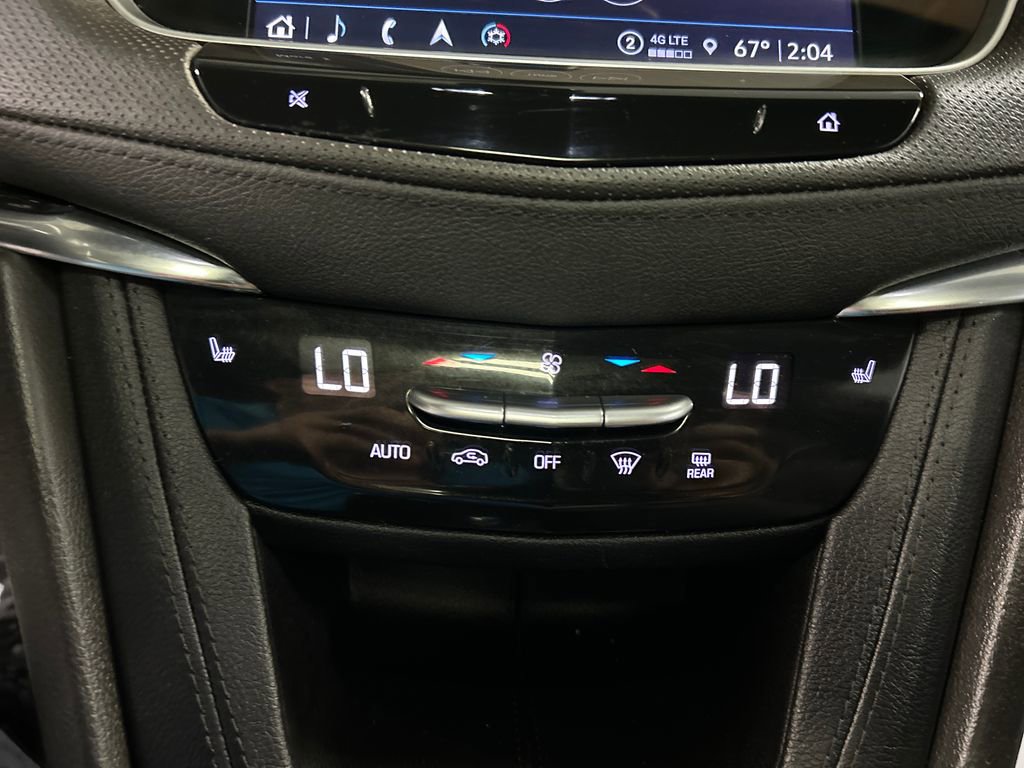 Used 2022 Cadillac XT5 Premium Luxury w/ LPO, Floor Liner Package image 19