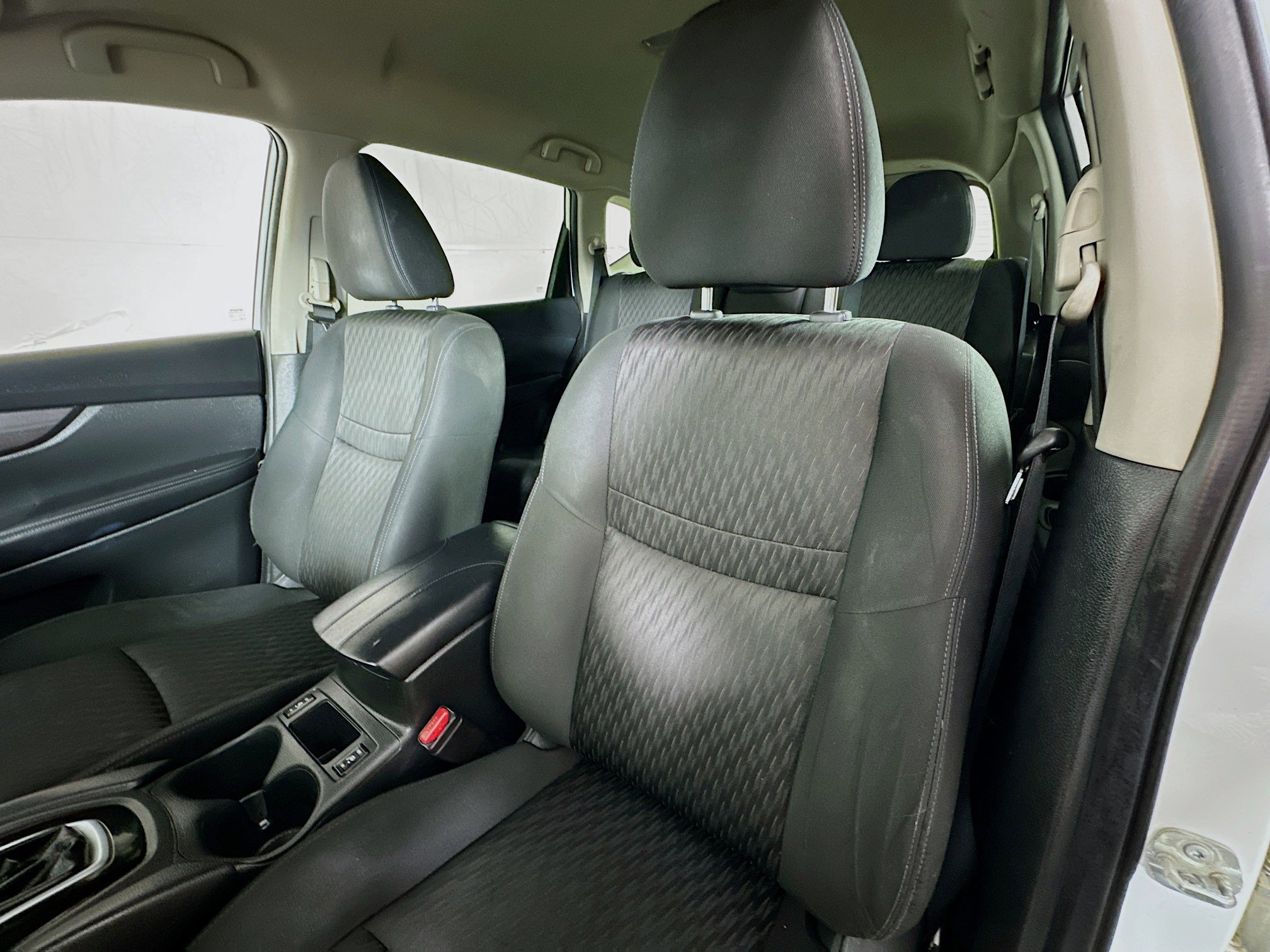 Used 2019 Nissan Rogue SV image 20