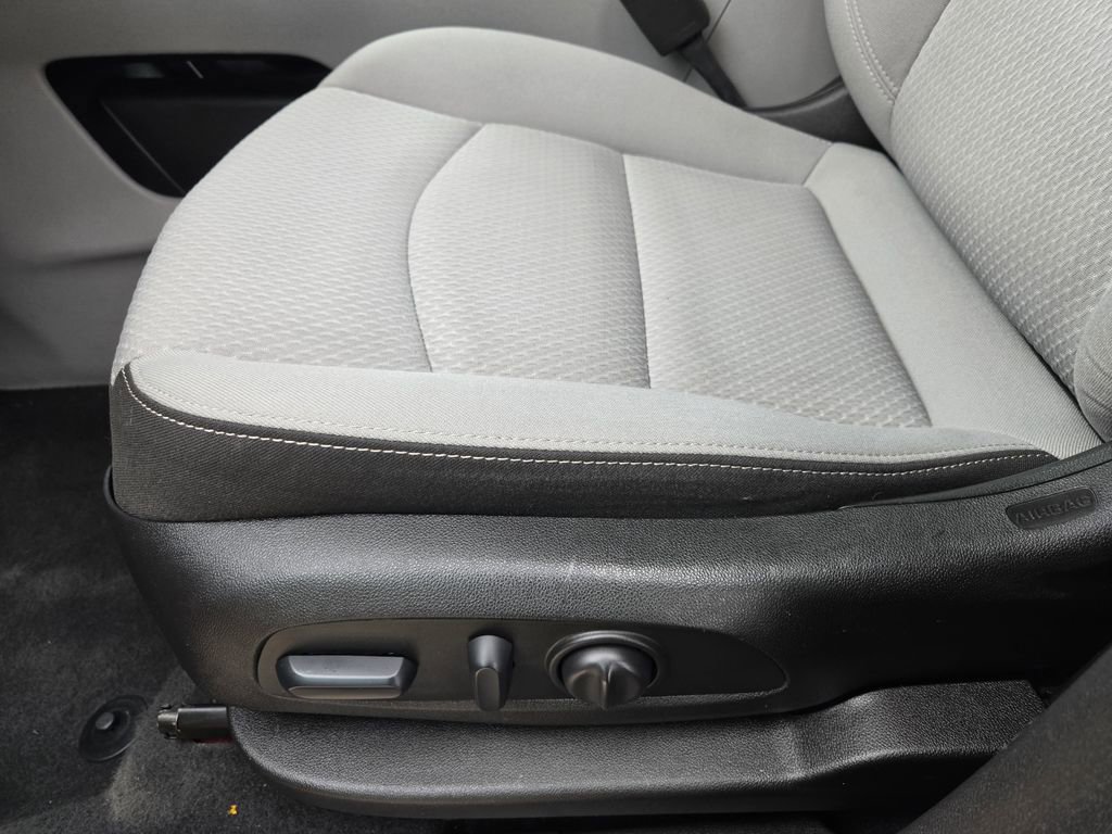 Used 2022 GMC Terrain SLE w/ Driver Convenience Package FWD image 20