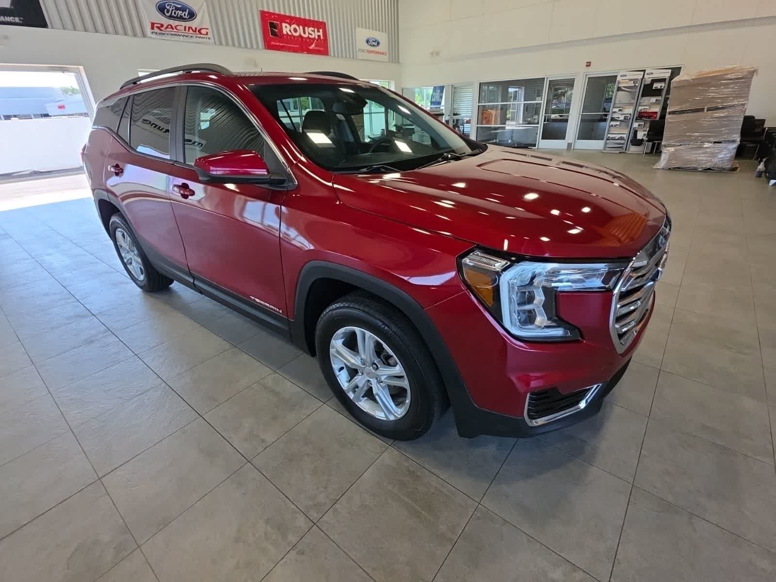 Used 2022 GMC Terrain SLE w/ Driver Convenience Package AWD/4WD image 5
