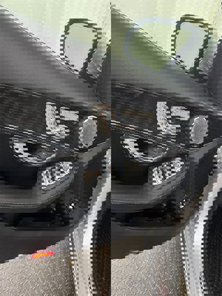 Used 2015 Mercedes-Benz C 300 4MATIC Sedan image 9