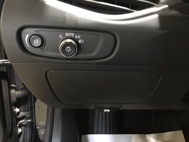 Used 2023 Chevrolet Malibu LT image 36