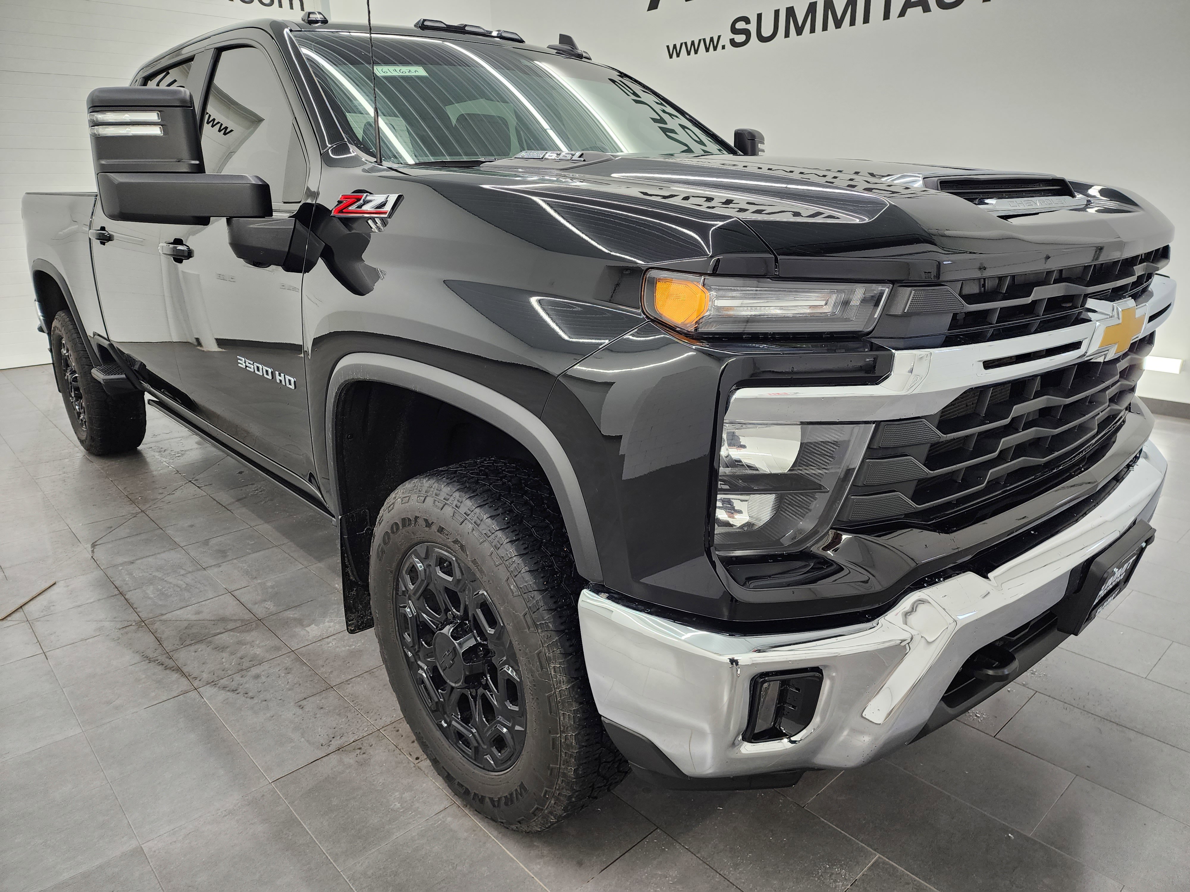 Used 2024 Chevrolet Silverado 3500 LT w/ Convenience Package image 2