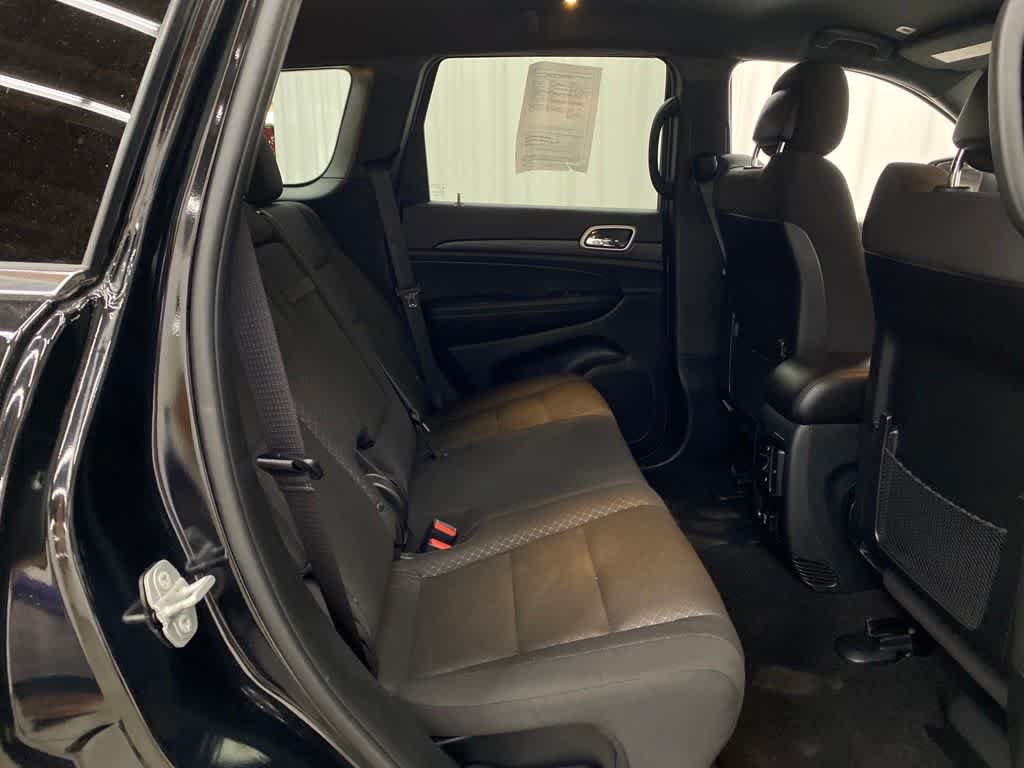 Used 2021 Jeep Grand Cherokee Laredo w/ Security & Convenience Group AWD/4WD image 18