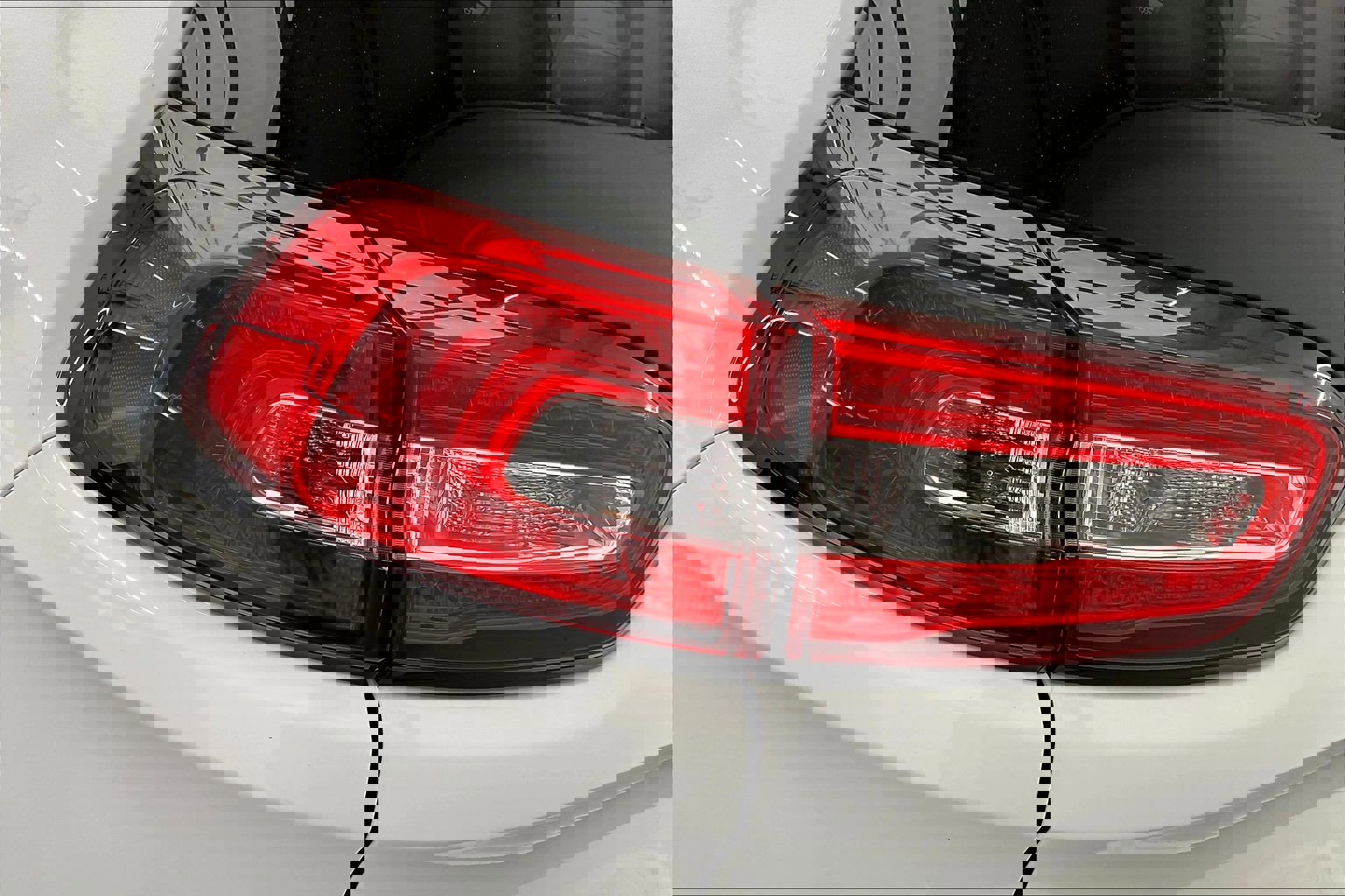 Used 2017 Jeep Cherokee Overland w/ Technology Group image 29