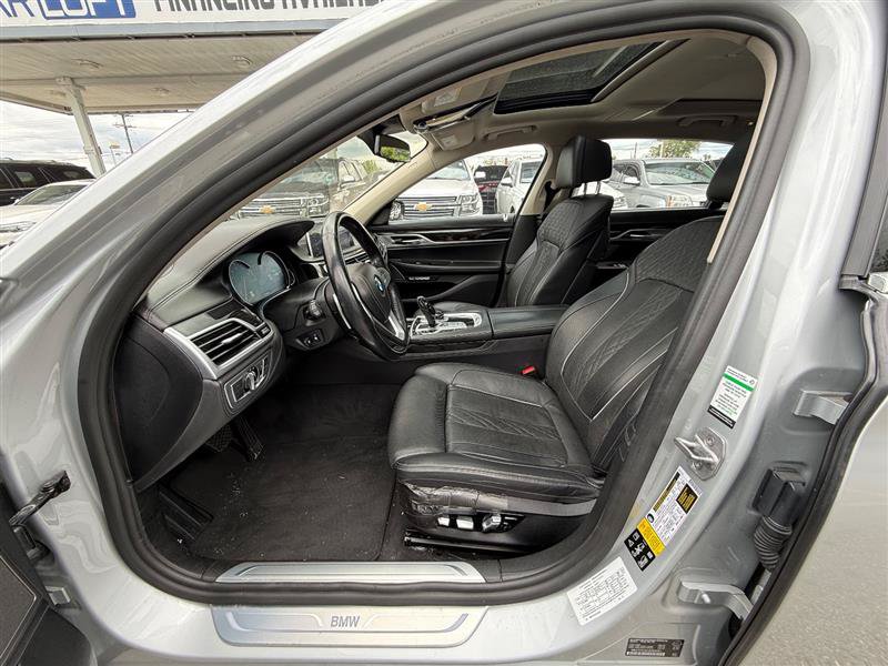 Used 2018 BMW 750Li xDrive AWD/4WD image 18