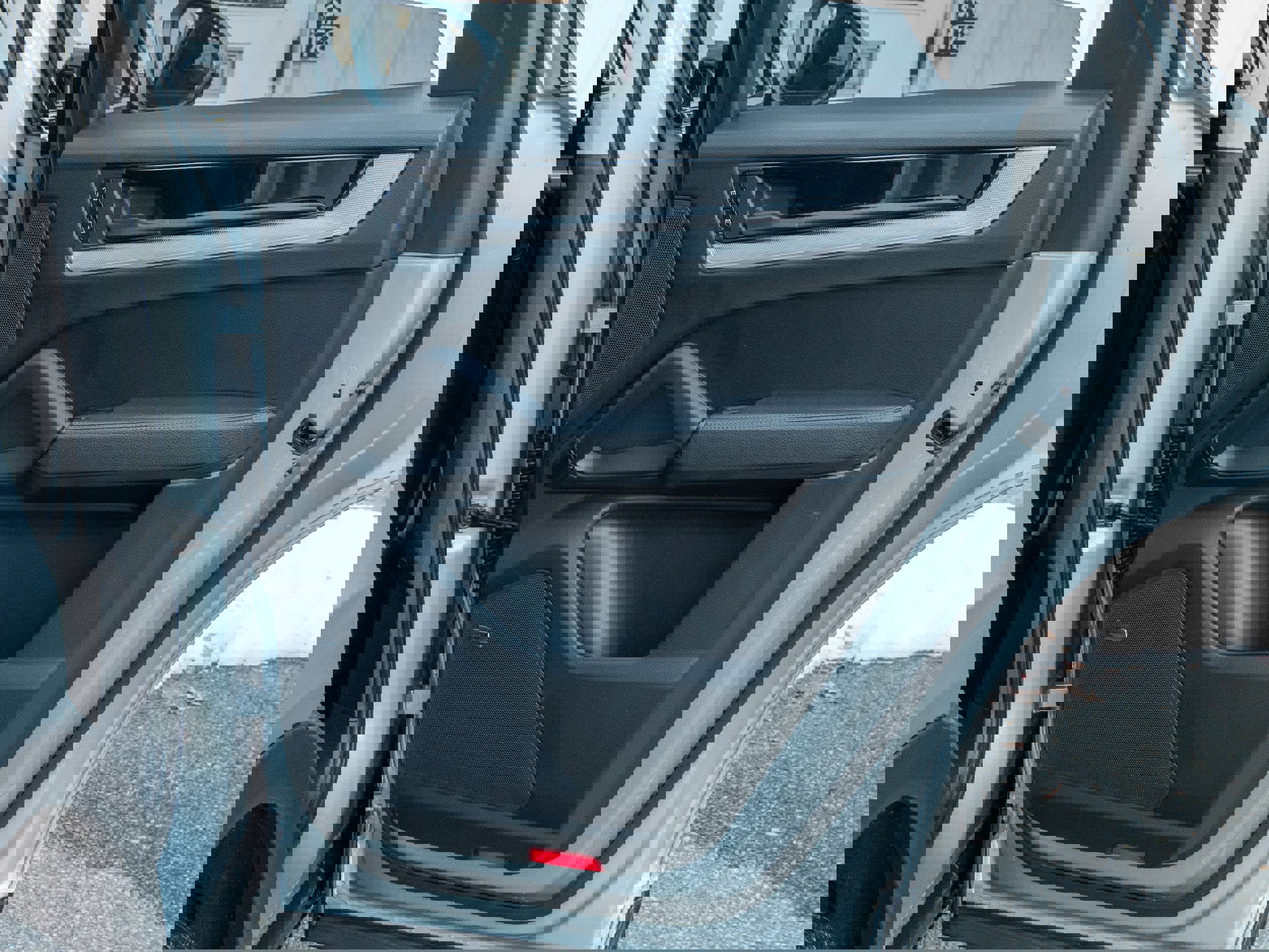 Certified 2024 Porsche Cayenne w/ Premium Package Plus (PFM) image 33