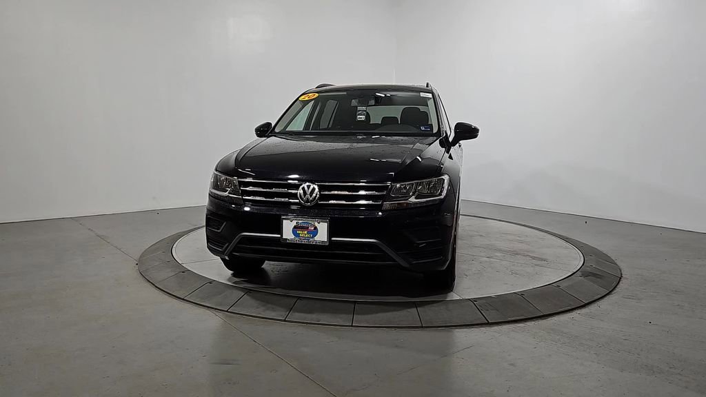 Used 2020 Volkswagen Tiguan SE w/ Panoramic Sunroof Package AWD/4WD image 9