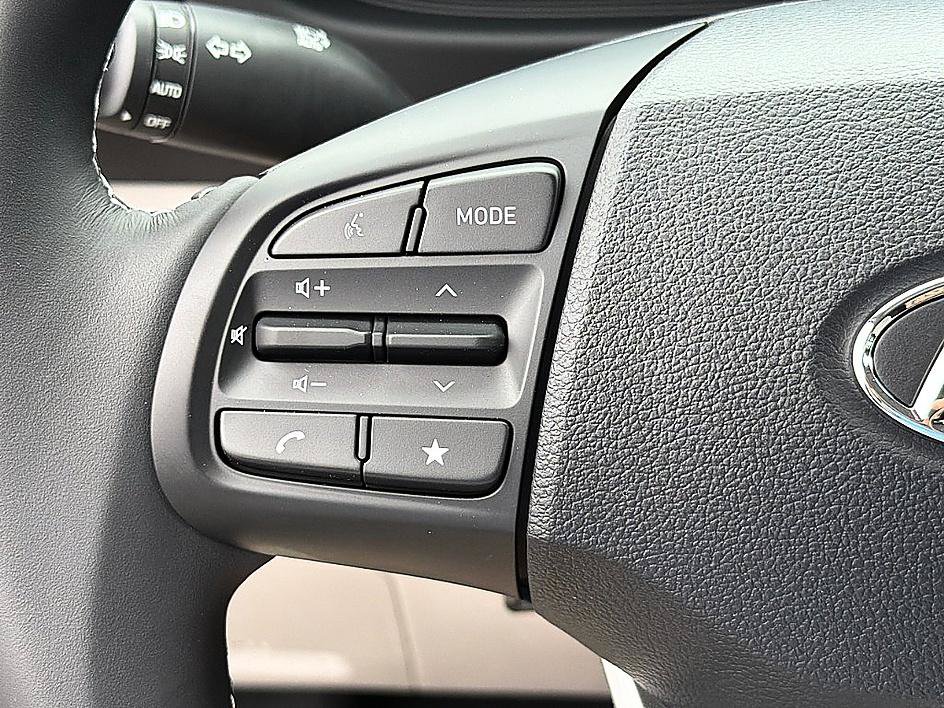 New 2026 Hyundai Venue SEL FWD image 15