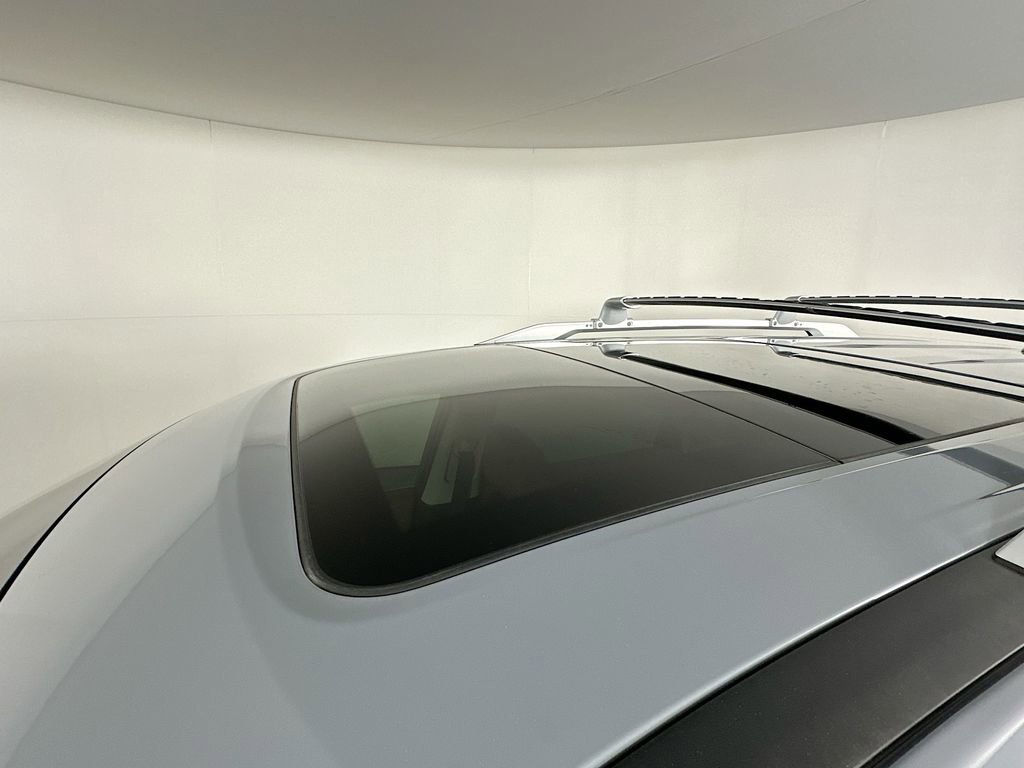 Used 2024 Nissan Pathfinder Platinum w/ Cargo Package image 31