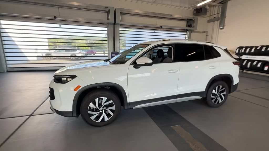 Certified 2025 Volkswagen Tiguan S AWD/4WD image 8