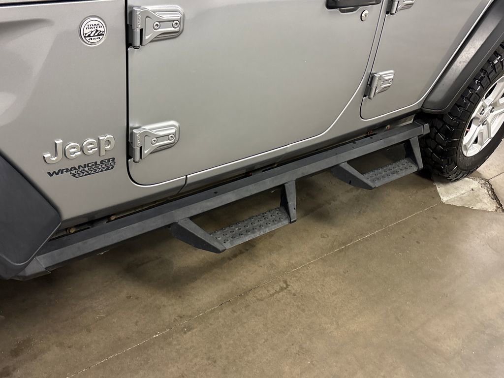 Used 2019 Jeep Wrangler Unlimited Sport S AWD/4WD image 12