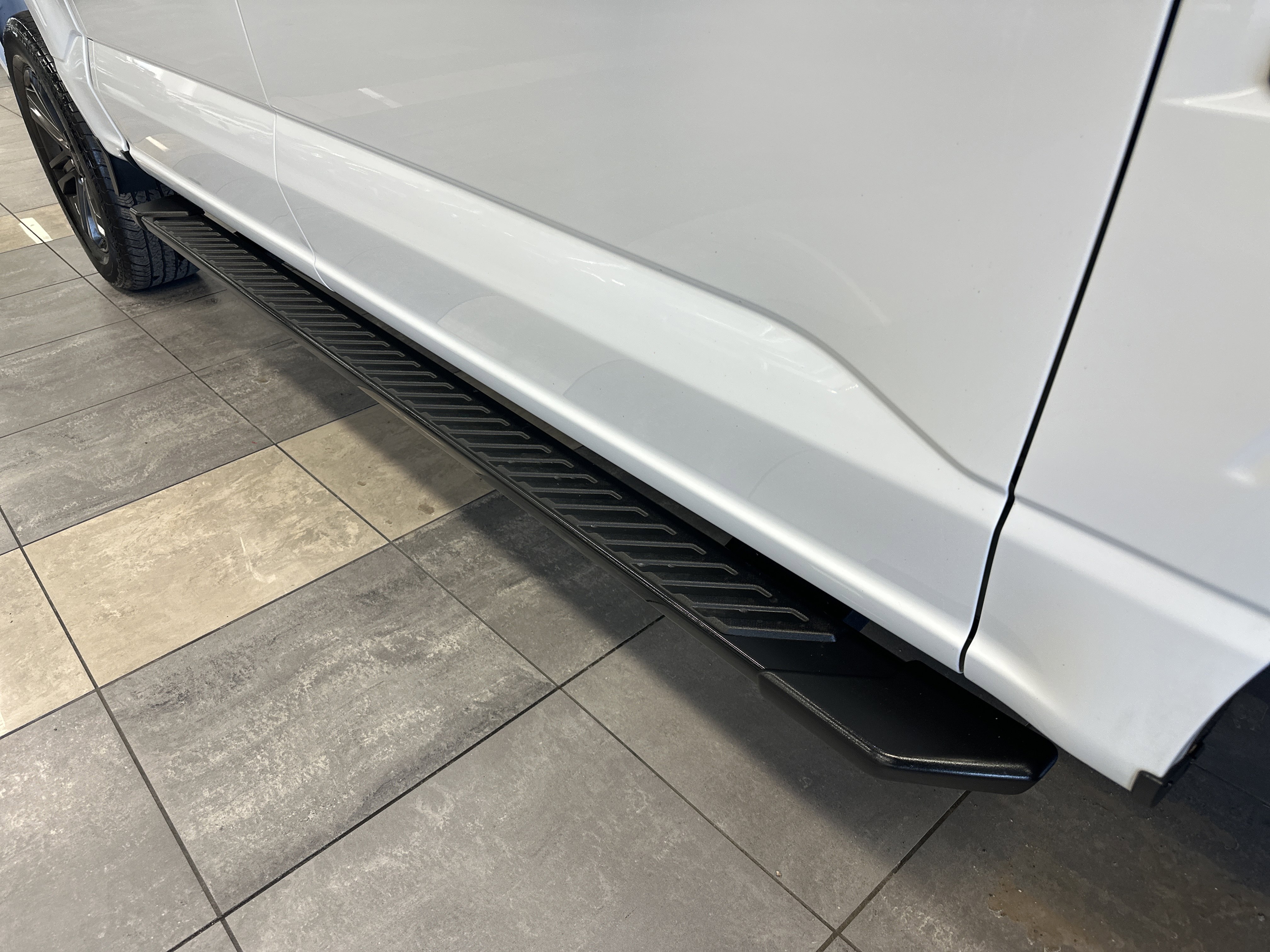 Used 2022 Ford F150 XLT w/ Equipment Group 302A High image 9