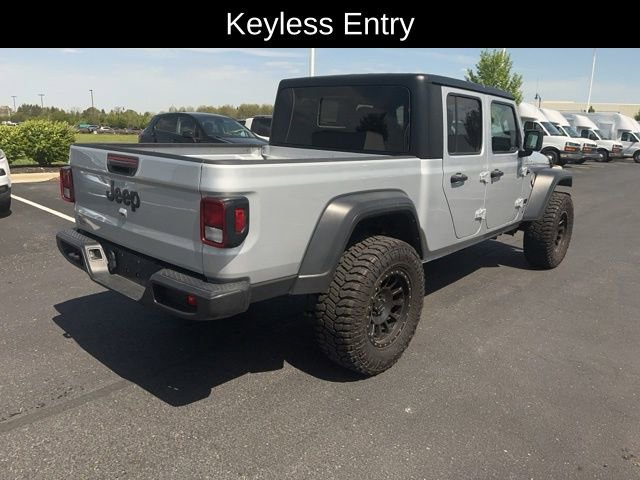 Used 2023 Jeep Gladiator Sport AWD/4WD image 4