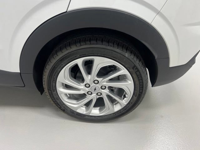 New 2027 Chevrolet Bolt LT FWD image 5