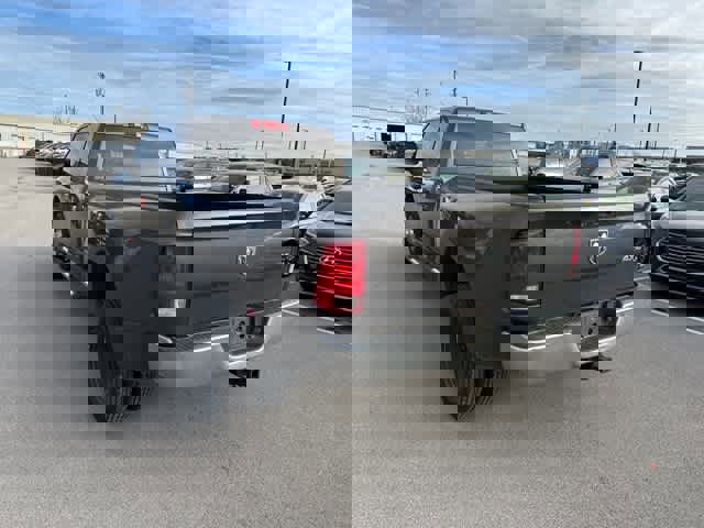 Used 2018 RAM 3500 Tradesman w/ Chrome Appearance Group image 14