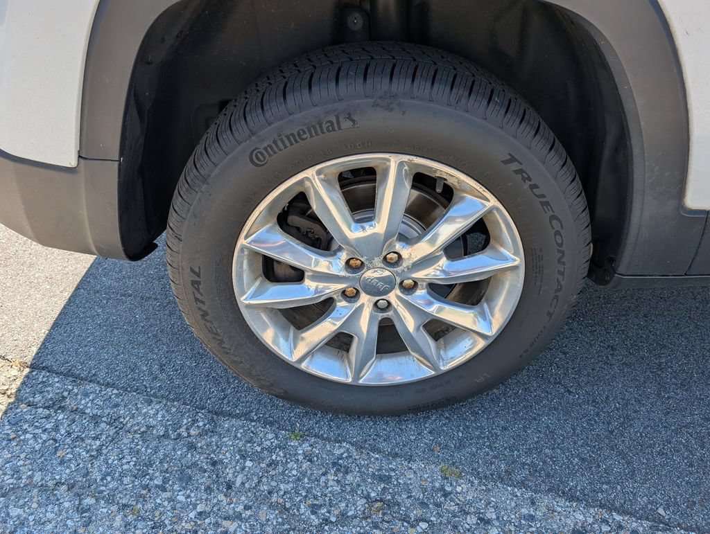 Used 2015 Jeep Cherokee Limited AWD/4WD image 11