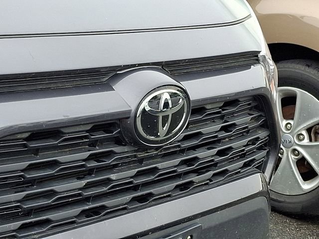 Used 2025 Toyota RAV4 XLE AWD/4WD image 10