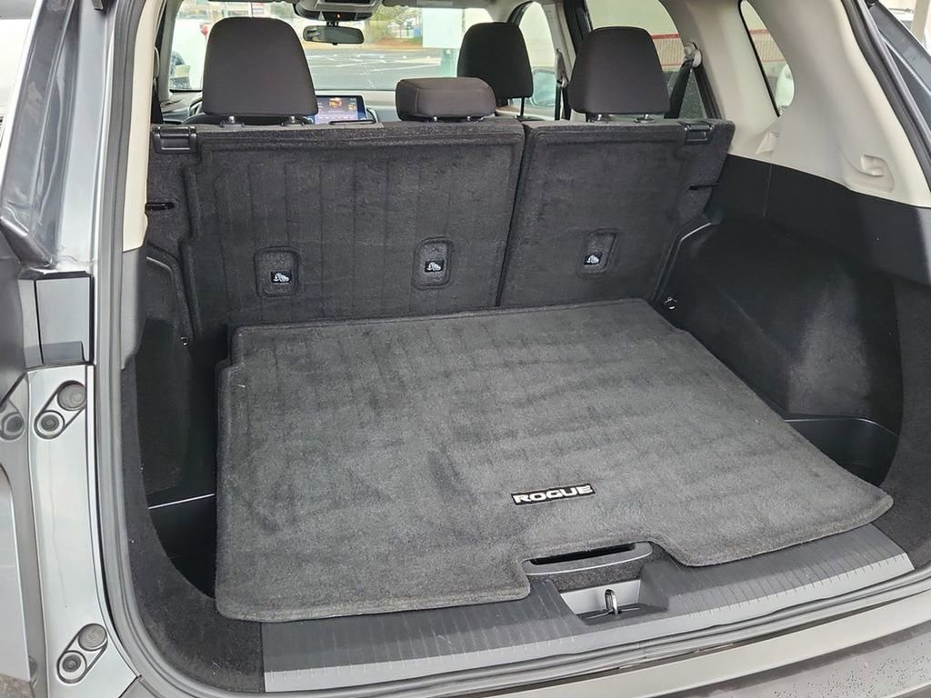 Used 2023 Nissan Rogue SV image 12