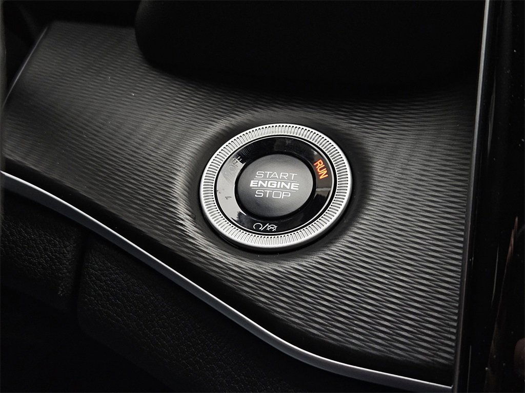 New 2025 Jeep Grand Cherokee Altitude image 22