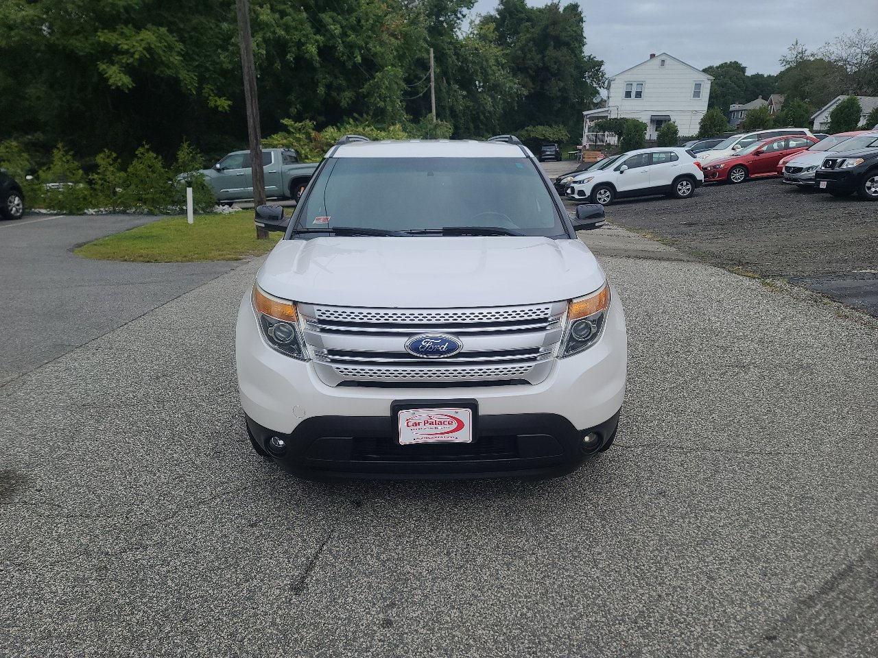 Used 2014 Ford Explorer XLT w/ Equipment Group 202A image 2