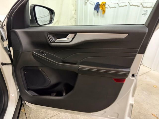 Used 2024 Ford Escape Platinum image 20