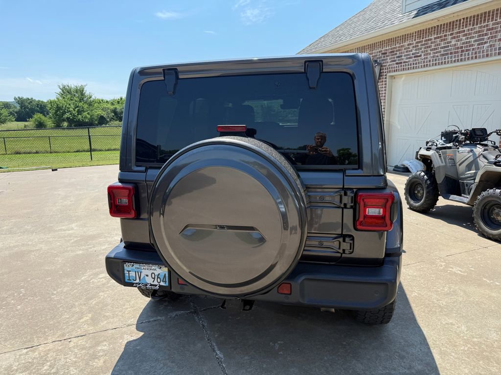 Used 2019 Jeep Wrangler Unlimited Sahara AWD/4WD image 8