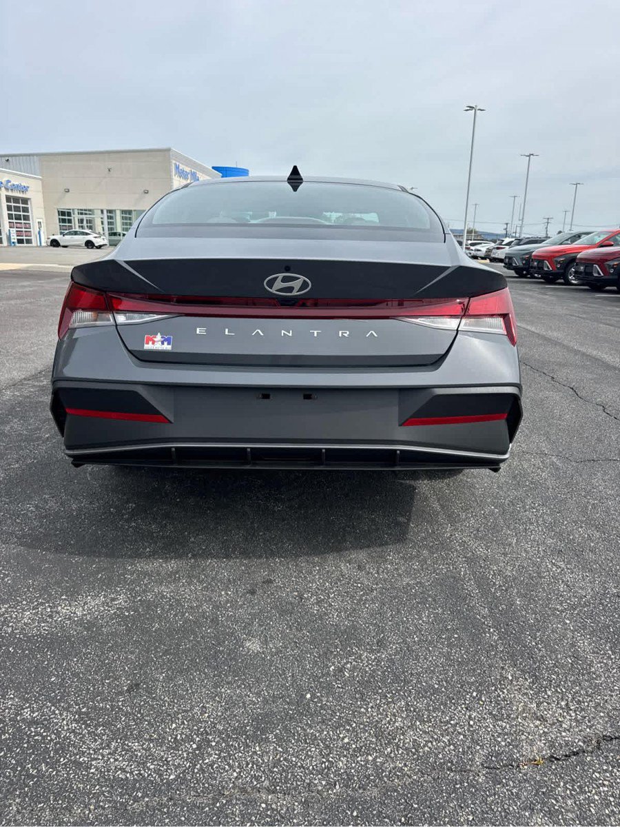New 2026 Hyundai Elantra SE FWD image 14