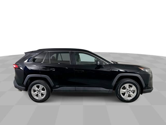 Used 2021 Toyota RAV4 LE AWD/4WD image 9